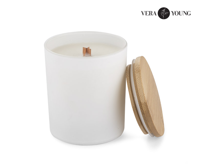 Sojų vaško žvakė, 220 g – „Library“ – VERA YOUNG - Image 2