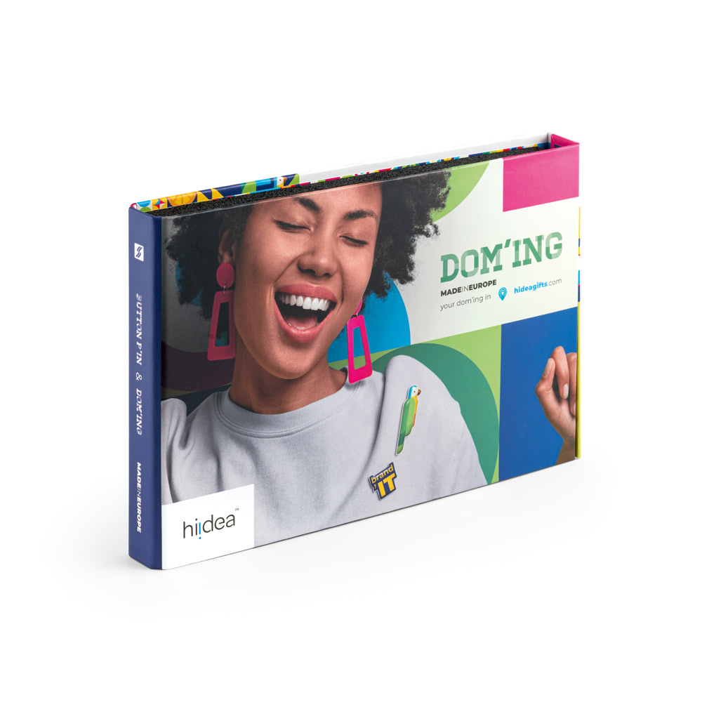 PIN & DOMING VITRINA. 2-in-1 ženkliukų ir domingo vitrina