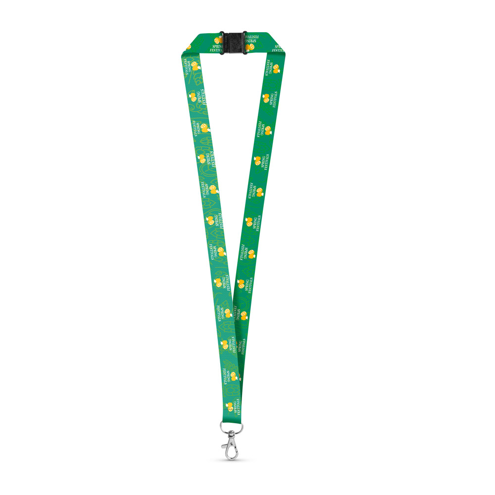 DOVER. „SET Lanyard SUBLIMATION Long II“ (20 mm) iš perdirbto poliesterio (100 % rPET) su 20 mm „Hook Trigger Snap“ užsegimu ir saugos fiksatoriumi