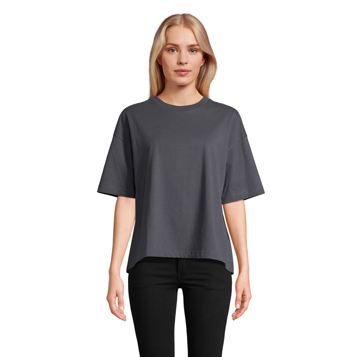 Kvadratinio silueto moteriškas oversize marškinėlis - Image 11