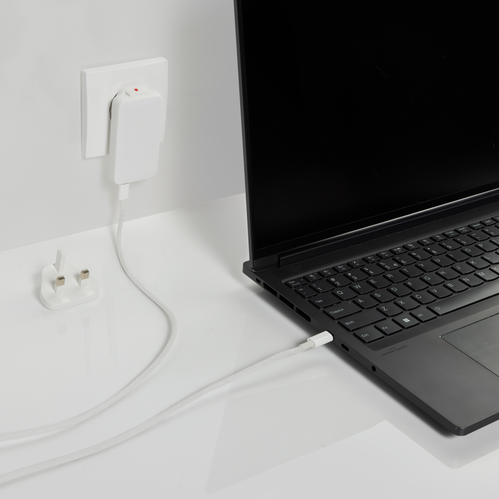 „Fluxo RCS 65W“ plokščias GAN įkroviklis su universaliais jungtimis - Image 11