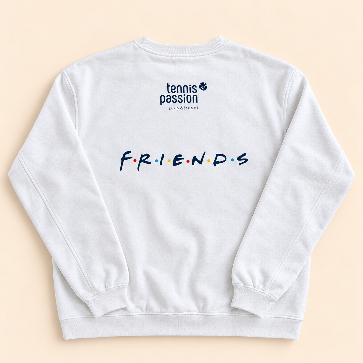 Baltas „Tennis Passion“ džemperis iš nugaros su „FRIENDS“ spauda kreminiame fone